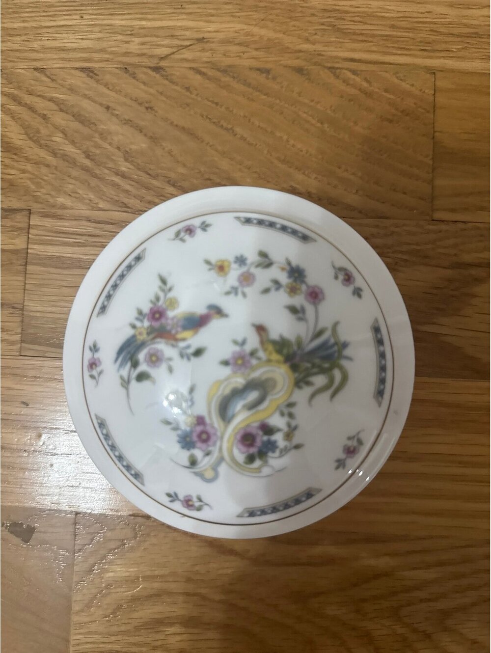 COALPORT ENGLISH FINE BONE CHINA. 'PARADISE' TRINKET BOX
